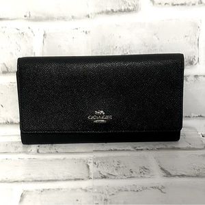 Trifold Wallet With Crayon Hearts Print Interior NWT